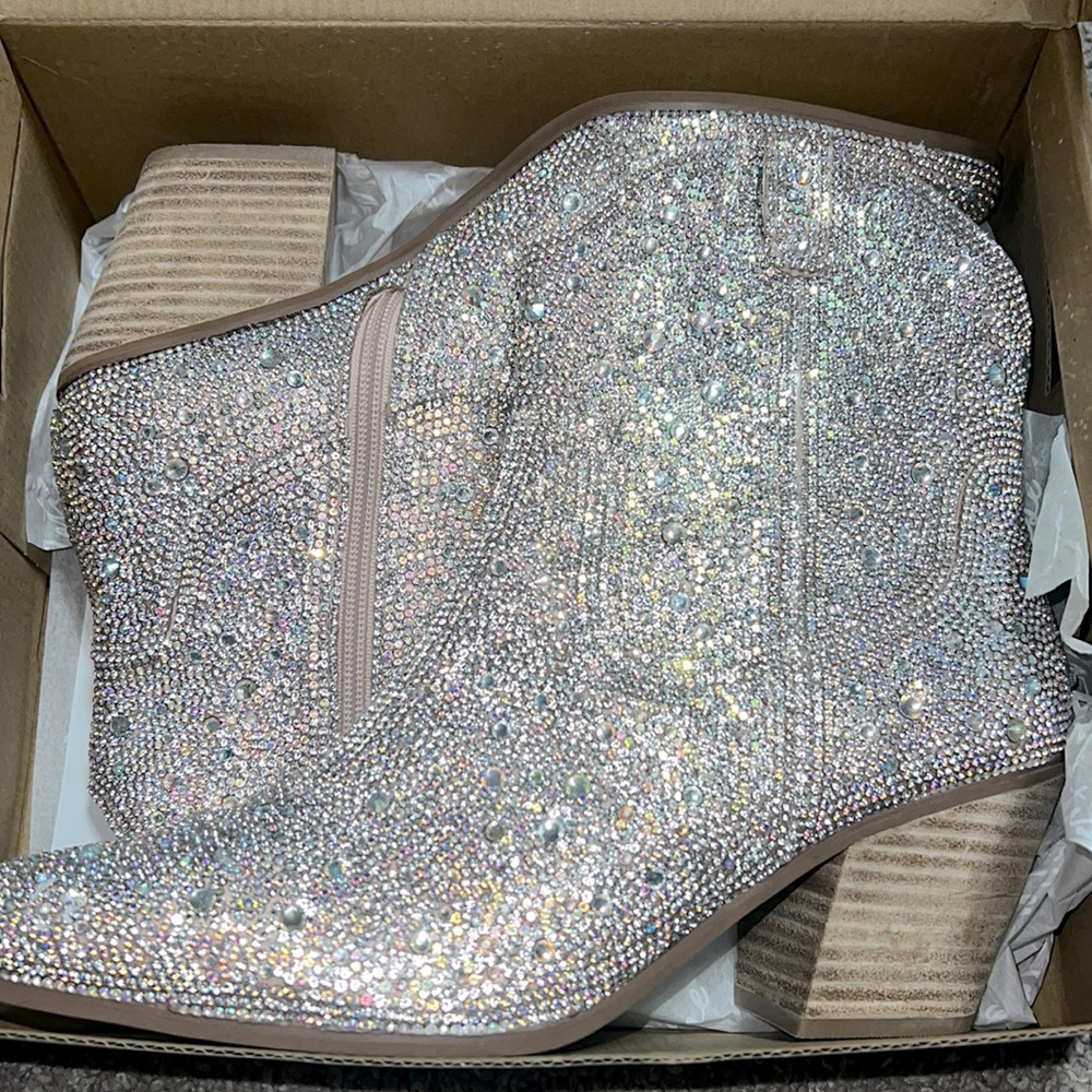New with box Matisse harlow clear ab rhinestone boots 10